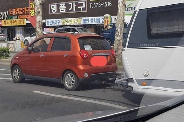 배보다 배꼽이 더 큰 캠핑족.